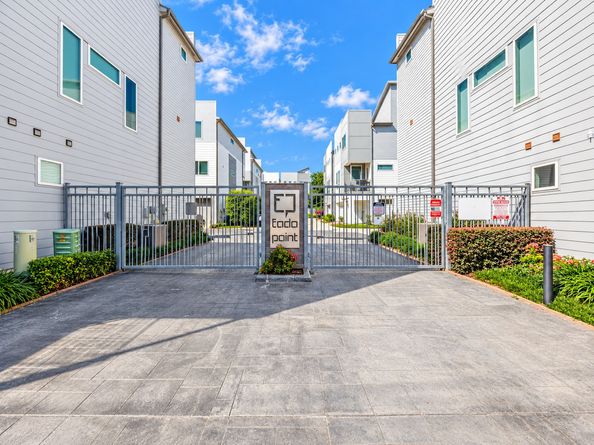 2715 Eado Grove Lane, Houston TX 77003