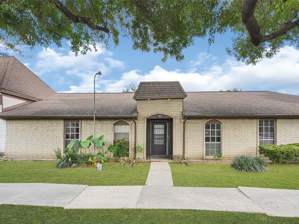 7064 Jetty Lane, Houston TX 77072