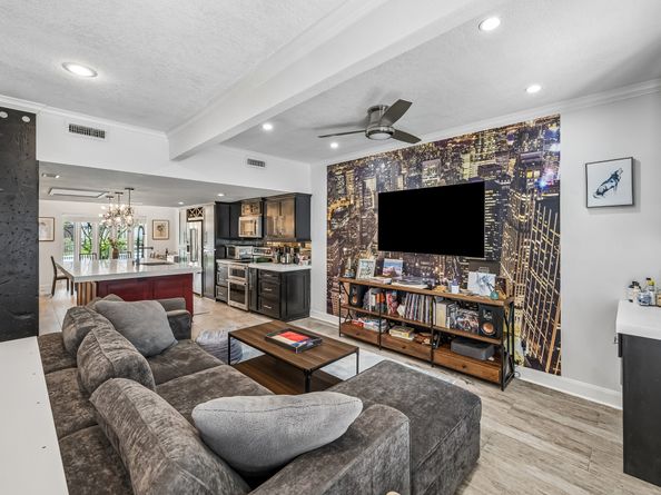 14719 Barryknoll Lane 51, Houston TX 77079