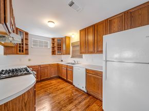 2009 Arlington Street, Houston TX 77008
