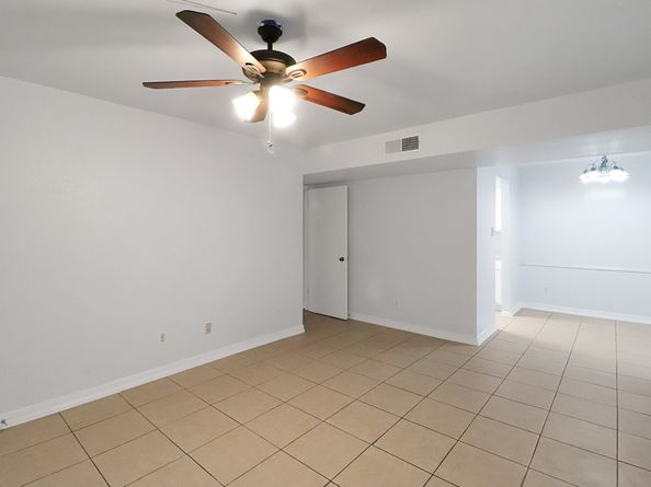 5929 Queensloch Drive 234, Houston TX 77096