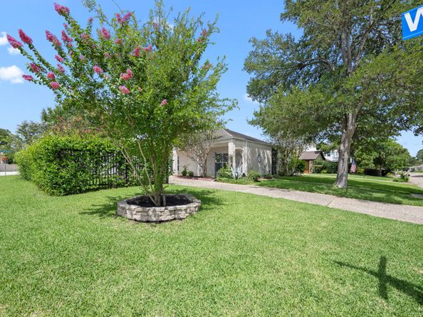 1 Wellington Lane, Sugar Land TX 77478