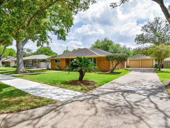 5727 Arboles Drive, Houston TX 77035