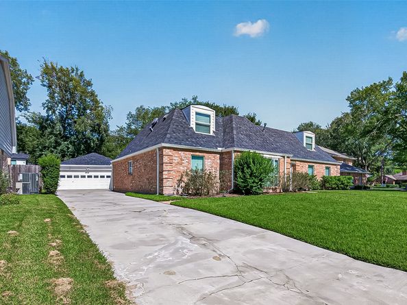 919 Longview Drive, Sugar Land TX 77478