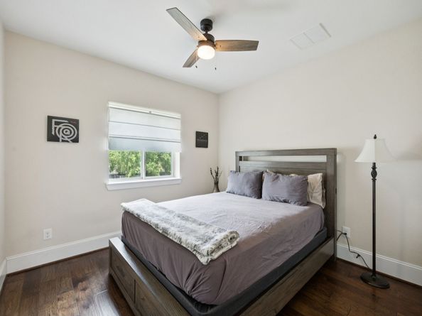 11116 Sherwood Oak Lane, Houston TX 77043