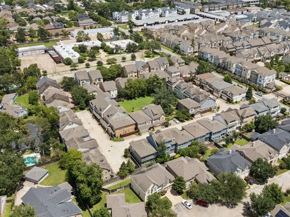 11116 Sherwood Oak Lane, Houston TX 77043