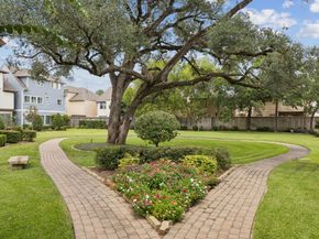 11116 Sherwood Oak Lane, Houston TX 77043