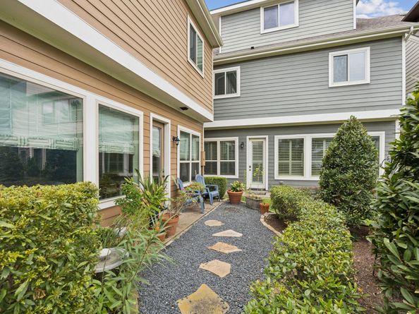 11116 Sherwood Oak Lane, Houston TX 77043