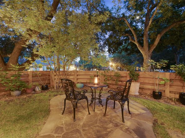2504 Kinney Road A, Austin TX 78704