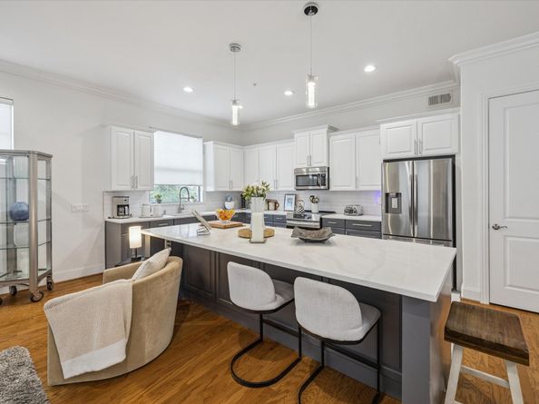 2120 Kipling Street 208, Houston TX 77098
