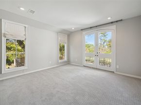 10 S Briar Hollow Lane 87, Houston TX 77027