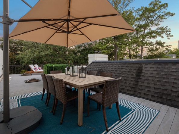 10 S Briar Hollow Lane 87, Houston TX 77027