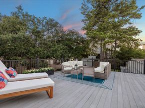 10 S Briar Hollow Lane 87, Houston TX 77027