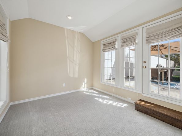 10 S Briar Hollow Lane 87, Houston TX 77027