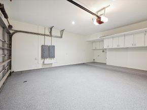 10 S Briar Hollow Lane 87, Houston TX 77027