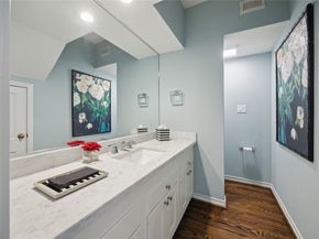 10 S Briar Hollow Lane 87, Houston TX 77027