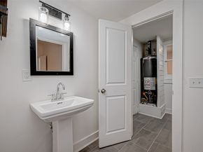 3280 Berry Street, Houston TX 77004
