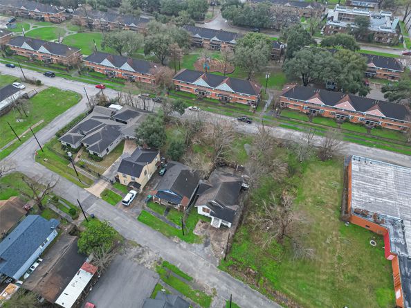 3280 Berry Street, Houston TX 77004