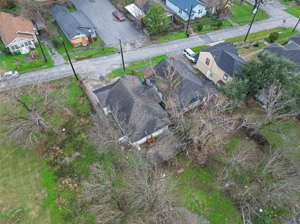 3280 Berry Street, Houston TX 77004