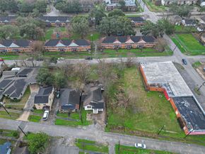 3280 Berry Street, Houston TX 77004