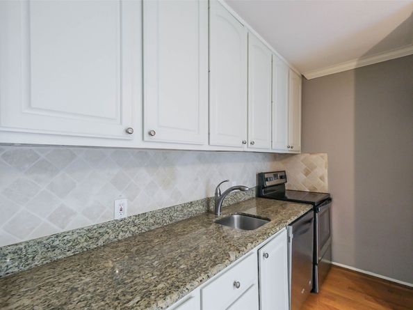 2230 S Piney Point Road 113, Houston TX 77063