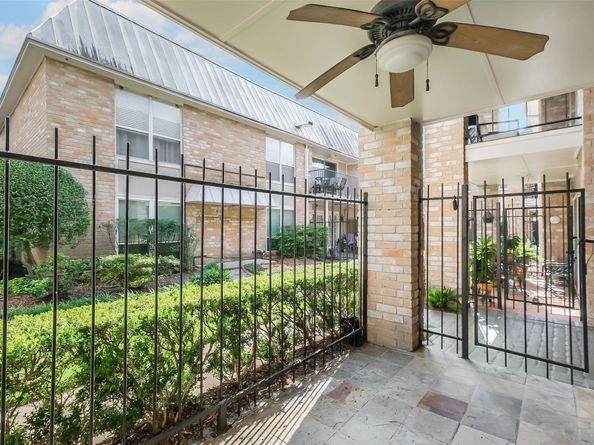 2230 S Piney Point Road 113, Houston TX 77063