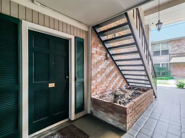 2230 S Piney Point Road 113, Houston TX 77063