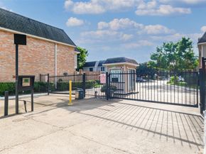 2230 S Piney Point Road 113, Houston TX 77063