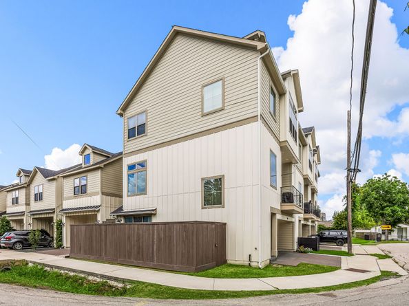 710 Louise Street, Houston TX 77009