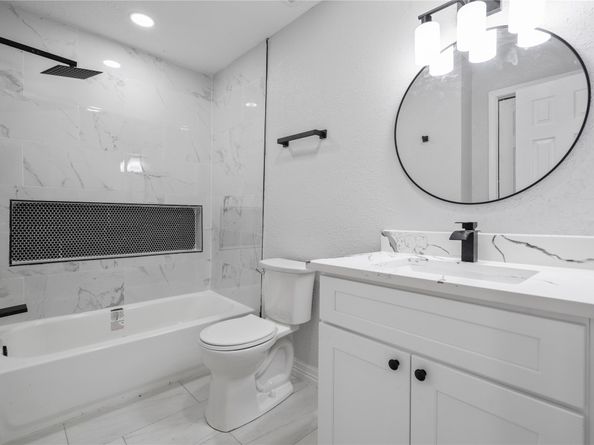 4002 Knotty Oaks Trl, Houston TX 77045