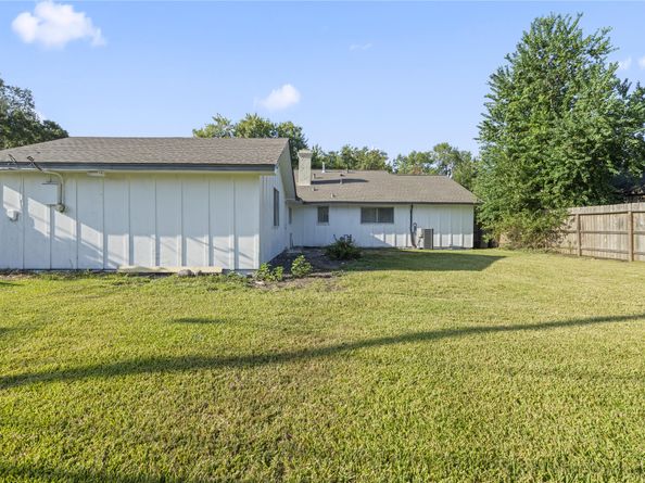 4002 Knotty Oaks Trl, Houston TX 77045