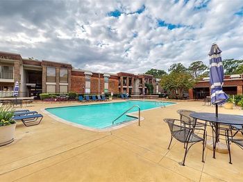 7575 Katy Freeway