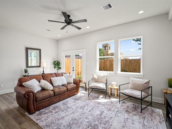 7220 Avenue B, Houston TX 77011
