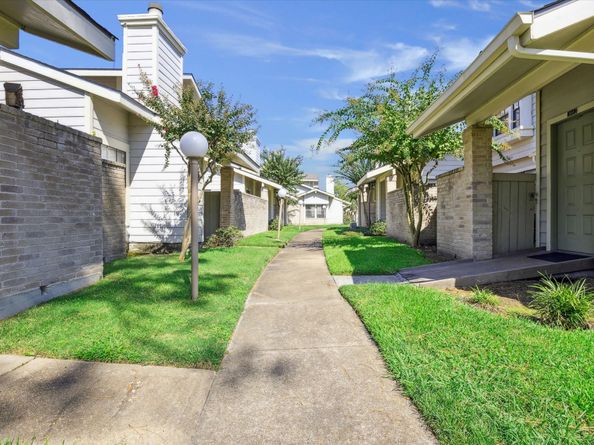 11957 Bob White Drive 863, Houston TX 77035