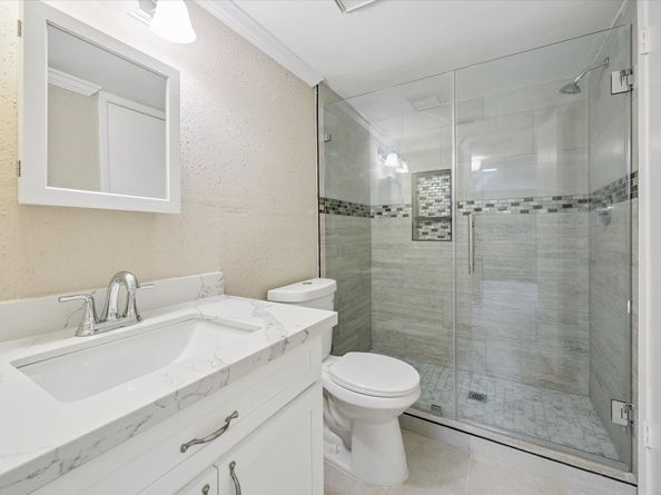 11957 Bob White Drive 863, Houston TX 77035