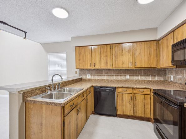 11957 Bob White Drive 863, Houston TX 77035