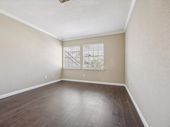 11957 Bob White Drive 863, Houston TX 77035