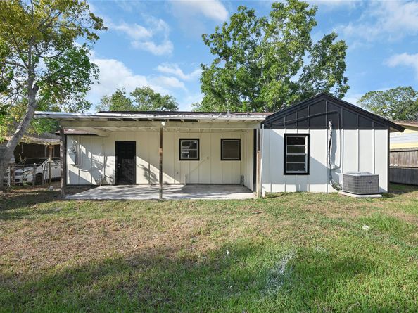 5926 Belneath Street, Houston TX 77033