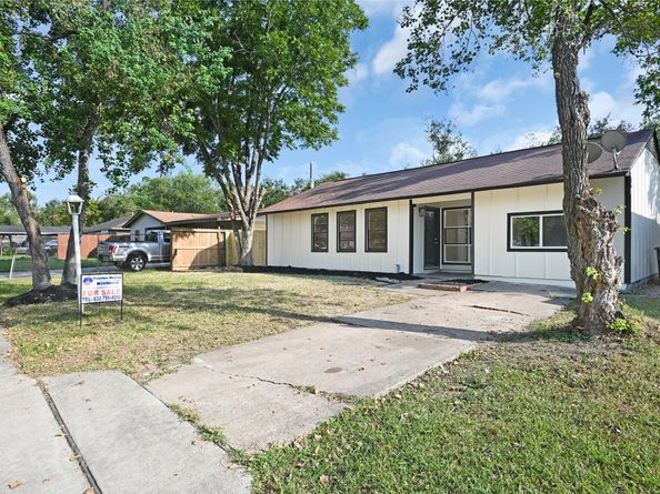 5926 Belneath Street, Houston TX 77033