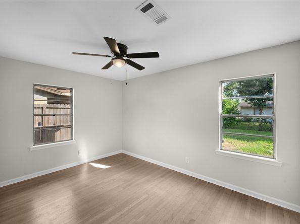 5926 Belneath Street, Houston TX 77033