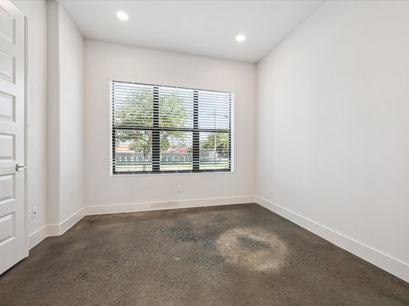 1120 Ennis Street, Houston TX 77003