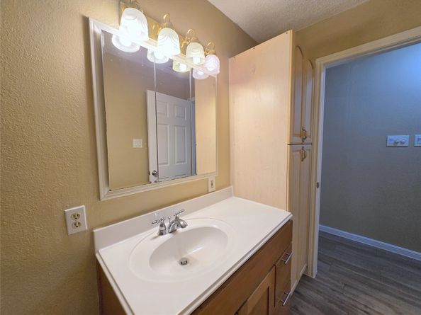 3122 Mosby Drive, Sugar Land TX 77479
