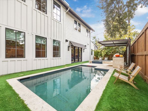 1136 Woodland Street, Houston TX 77009