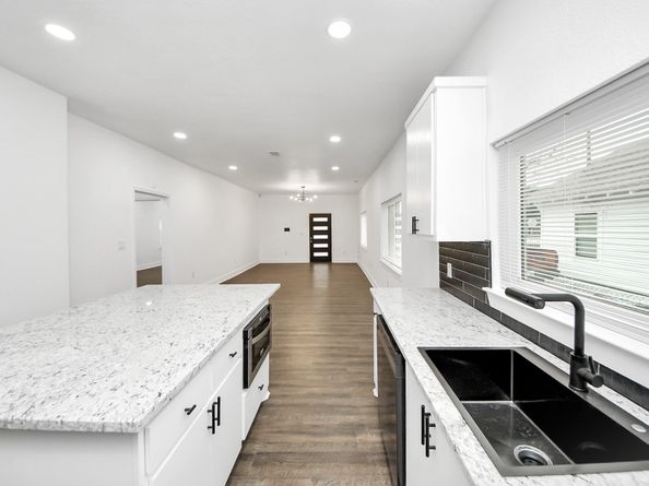 2518 Cochran Street, Houston TX 77009