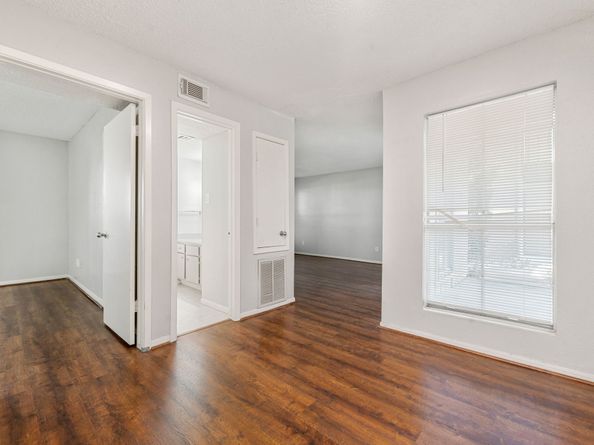 1500 Bay Area Boulevard B105, Houston TX 77058