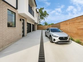 2312 Barbee Street, Houston TX 77004