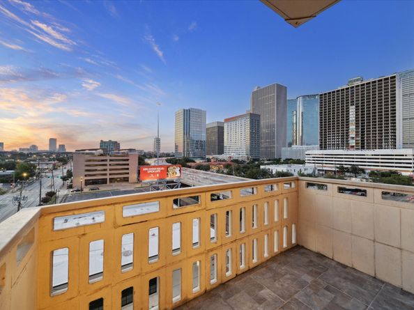 2016 Main Street 622, Houston TX 77002