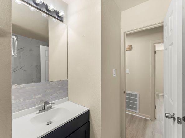 11106 Huggins Drive, Houston TX 77035