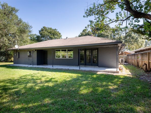 11106 Huggins Drive, Houston TX 77035