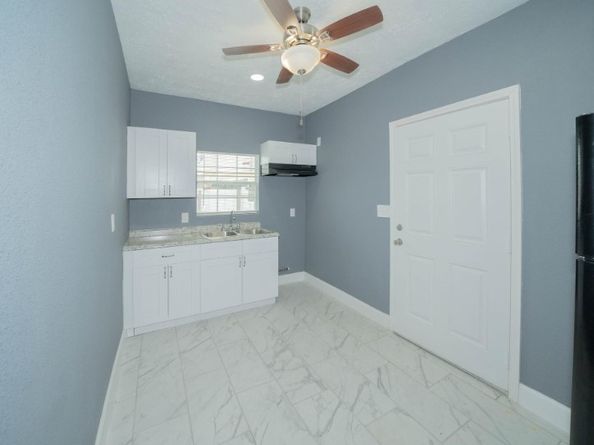 1426 Telephone Road, Houston TX 77023